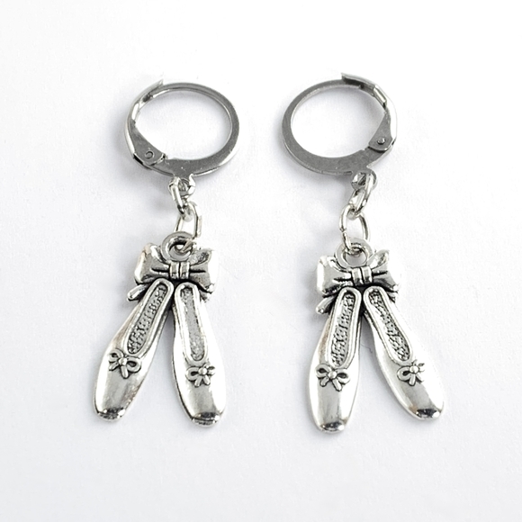 Stainless steel hoop ballet shoe earring - Picture 2 of 4